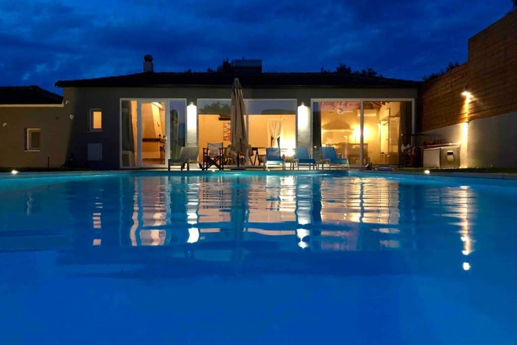 Willa Sunlit Pool House Posidhonía Zewnętrze zdjęcie